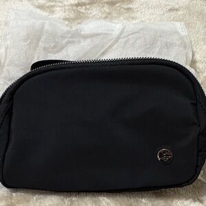 Halara Logo Casual Waist Bag-Black Color